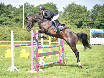 Mark Edwards flies to Nupafeed Supplements Senior Discovery Second Round victory at Bridgend Show